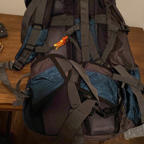 ✨NEW w/o Tags - Bseash 60L Waterproof Lightweight Hiking Backpack w/ Rain Cover - Picture 9 of 11